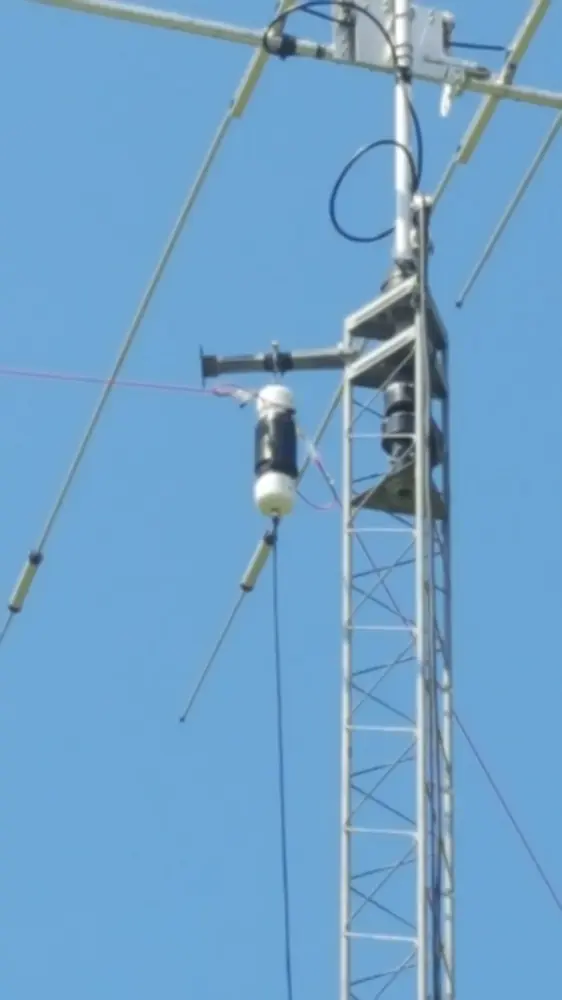 Balun mount